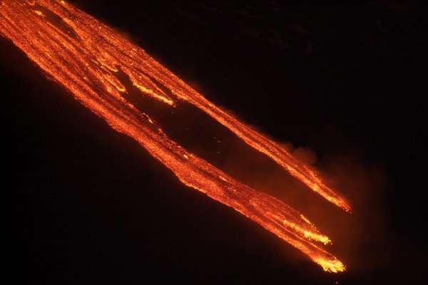意大利埃特纳火山喷发 场面壮观