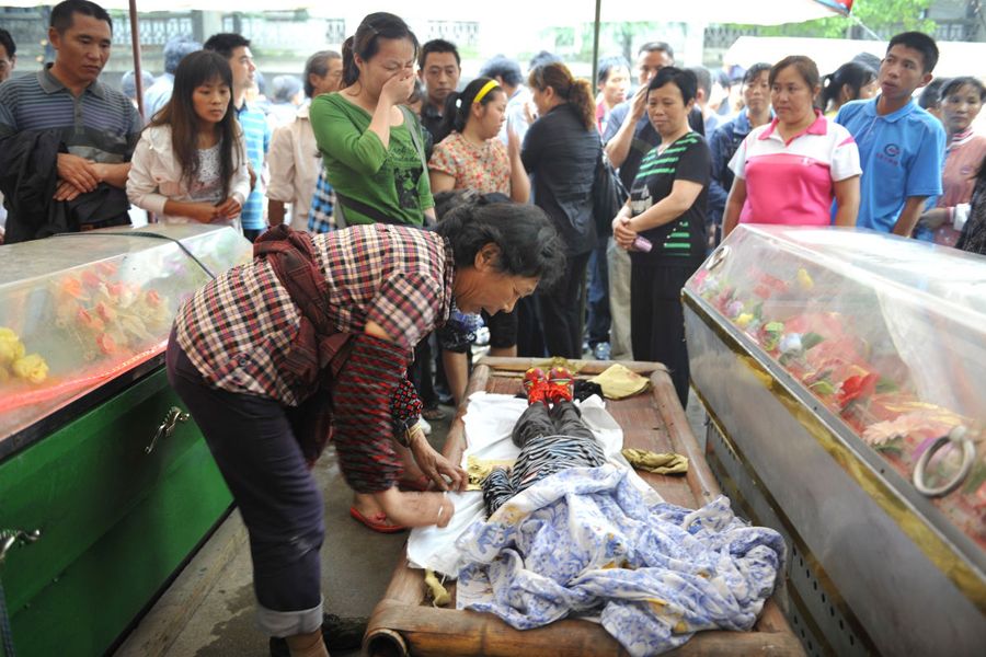 2011年6月10日，在湖南岳阳市临湘市詹桥镇观山村发生山洪泥石流，已造成15人死亡25人失踪。