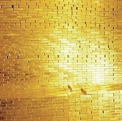 这里共有122个储藏间，最大的可以存放近11万块金砖，堆起来有3米高、3米宽、5米多长。