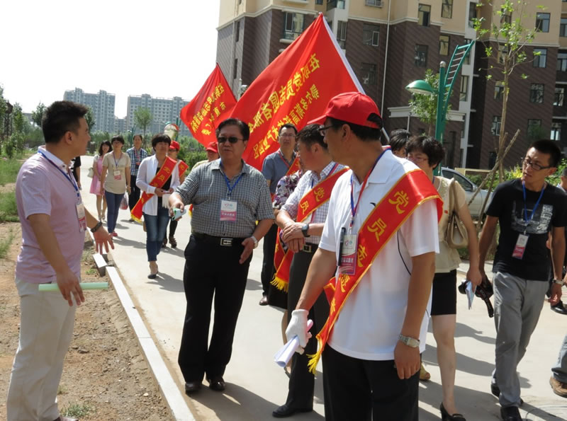 在职党员志愿者服务进社区1