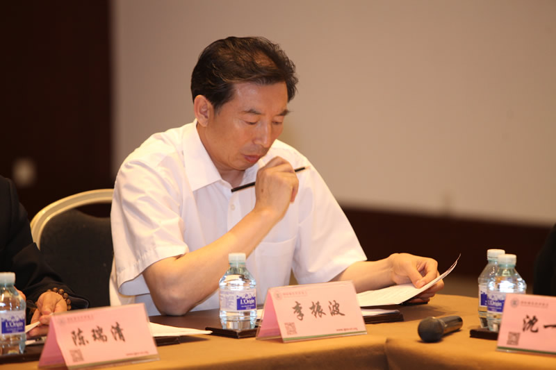 富锦市人民政府副市长 李振波