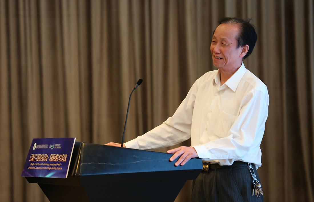 杭州轩爱科技有限公司董事关正君，纳米材料环保产品