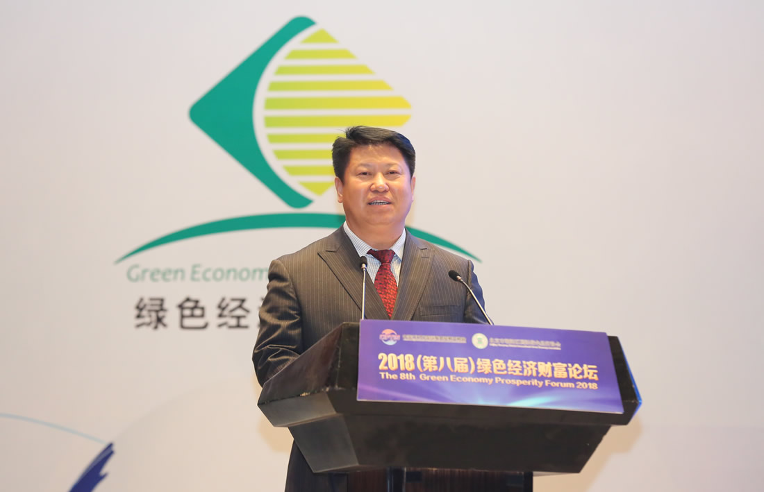 新疆建设兵团十二师党委常委,副师长罗贵宝